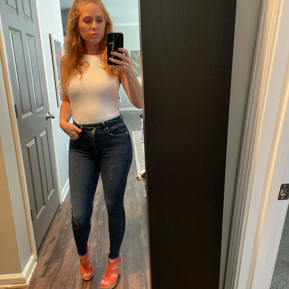 Meet your Posher, Courtney - Picture 2 of 5